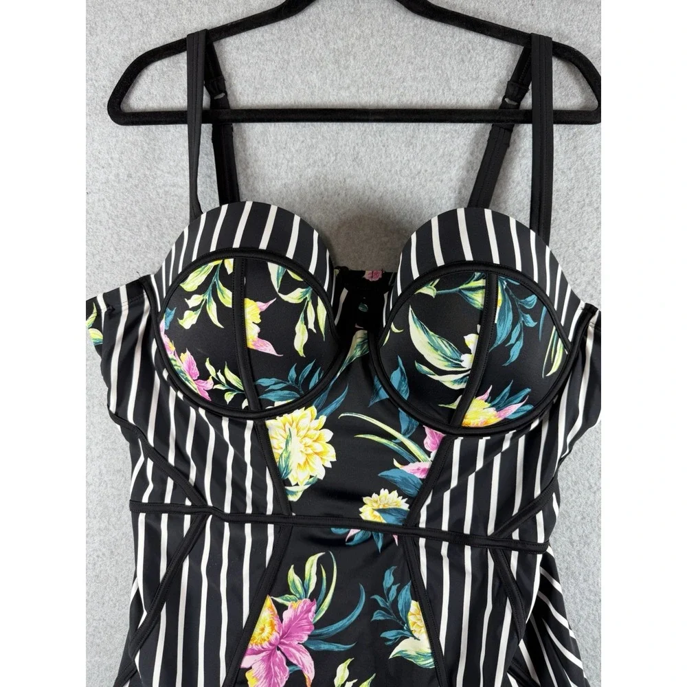 Torrid Slim Fix One Piece Swimsuit Size 2 D/DD Underwire Stripe Floral Black